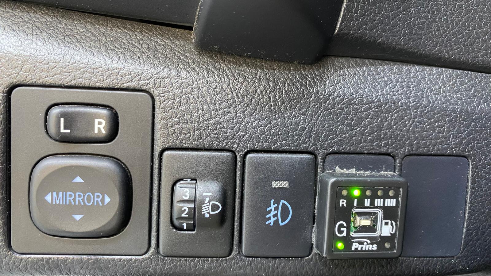 TOYOTA AURIS 23